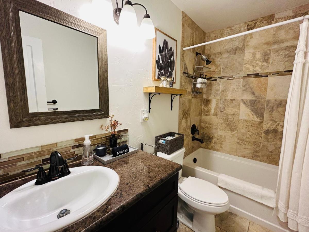 Home Sweet Idahome, Feels Like Home With All The Decor You Wish You Could Afford King Bed In Master, Fully Fenced Dog Friendly Yard, A Few Blocks From Bsu And Downtown Boise, Your Perfect Stay! ภายนอก รูปภาพ